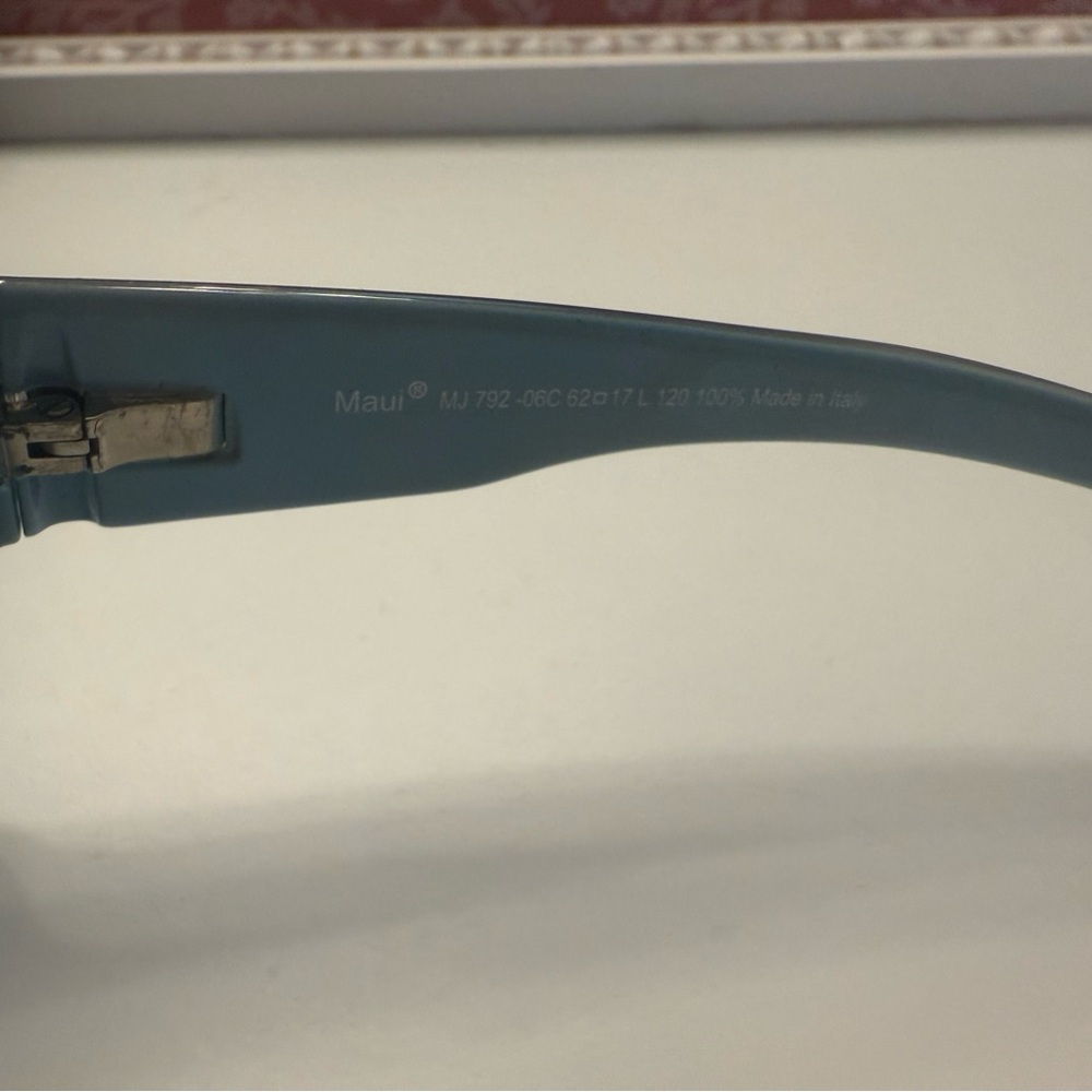 Maui Jim Blue and Black Sunglasses - Picture 5 of 6